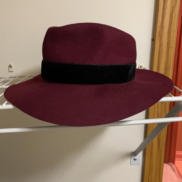 Reiss magenta wide brim hat
